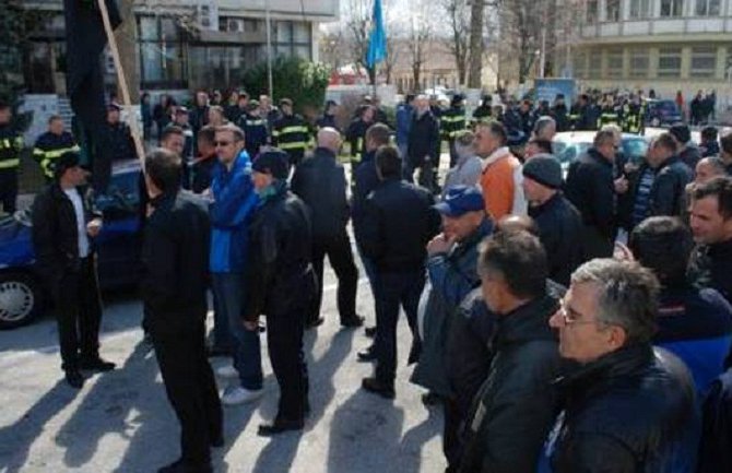  Saslušati ministre zbog Metalca 