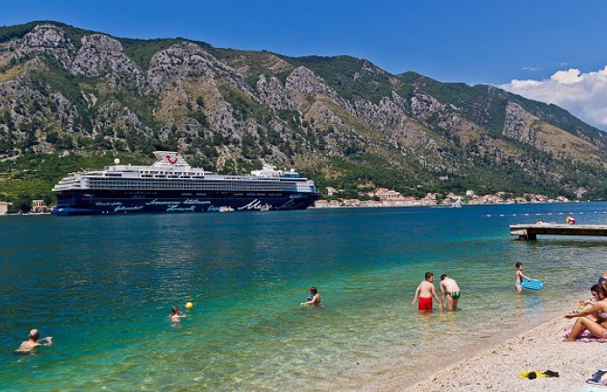 Crnu Goru do kraja jula 2014.  posjetilo više od 680 hiljada turista