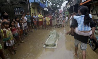 Filipini: 90.000 ljudi evakuisano zbog poplava
