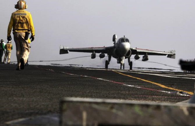 Sirija: Gađana naftna postrojenja