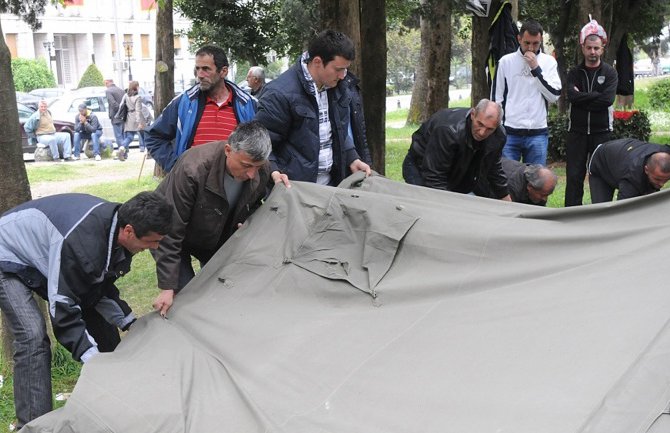 Danas okupljanje ispred zgrade Vlade