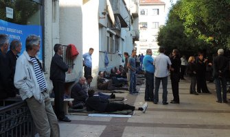 Pomak u pregovorima, Vlada će da pomogne