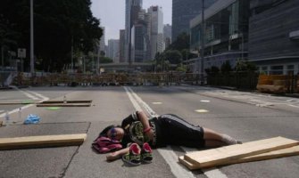 Hong Kong: Dogovoreno uklanjanje barikada ispred vlade