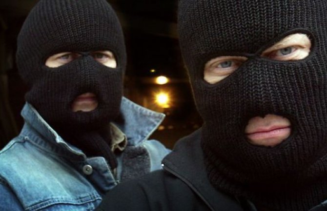 Za nošenje ''fantomke'' zatvor ili novčana kazana do 1.500 eura