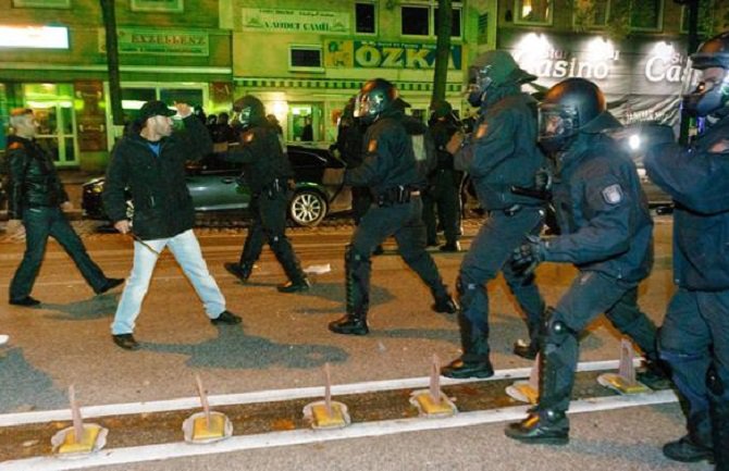 Njemačka:Više povrijeđenih na protestu (VIDEO)