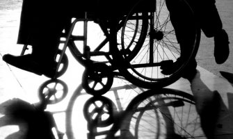 UMHCG: Neprihvatljivo definisanje novih rokova za prilagođavanje objekata osobama s invaliditetom