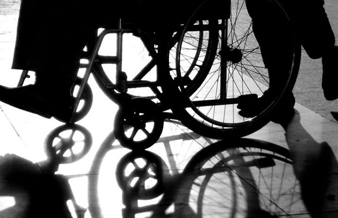 UMHCG: Neprihvatljivo definisanje novih rokova za prilagođavanje objekata osobama s invaliditetom