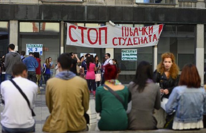 Beograd: Studenti i ministar postigli dogovor