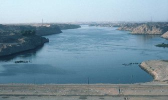 U rijeku Nil sletio putnički autobus: Poginulo deset putnika, veliki broj nestao