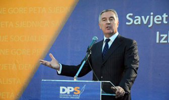 Đukanović čestitao Davutogluu pobjedu na izborima