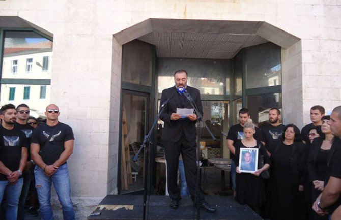 Protest građana Herceg Novog zbog ubistva Jovana Kosaća
