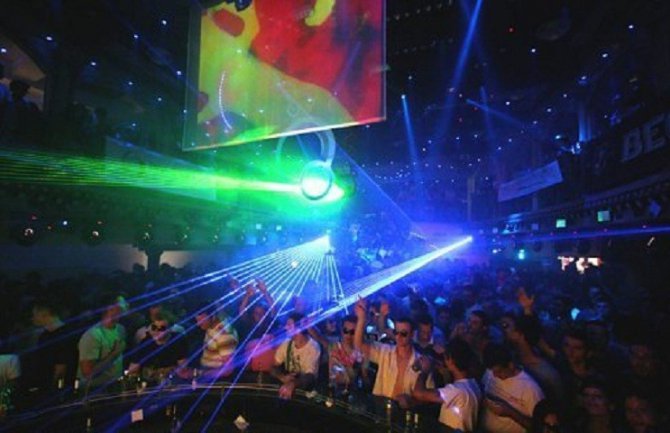 Zbog dojave o bombi, evakuisana kotorska diskoteka Maksimus