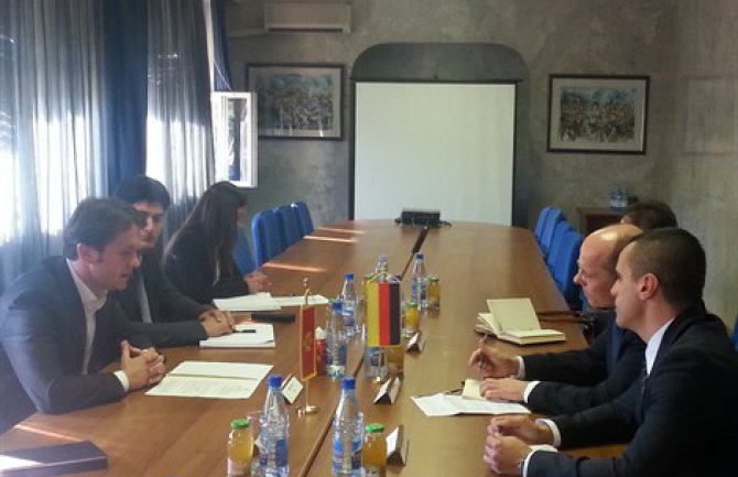 Za uspješnu borbu protiv organizovanog kriminala potrebna  dobra regionalna saradnja