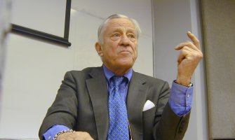 Preminuo novinar Ben Bredli