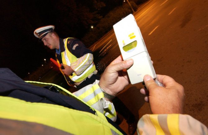 I do 60 dana zatvora za mlade vozače u alkoholisanom stanju