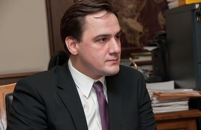 Generalni sekretar napušta parlament