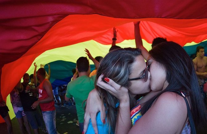 Roditelji se stide LGBT djeteta