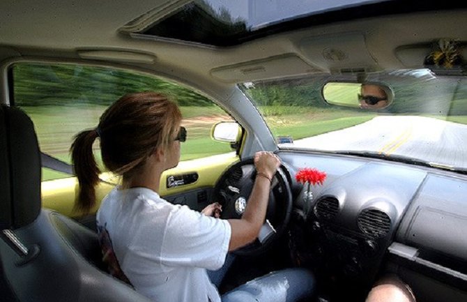 Žene vlasnice trećine vozačkih dozvola