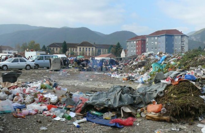 DPS: U Beranam napravili deponiju pored pijace