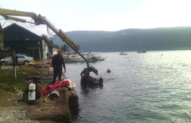 Pet tona otpada izvučeno  u akciji čišćenja podmorja Zelenike