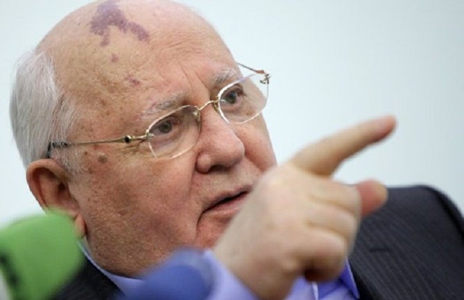 Gorbačov: Svijet na rubu hladnog rata!