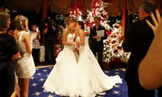 Prvo gej vjenčanje u Rusiji, iako je brak osoba istog pola zabranjen