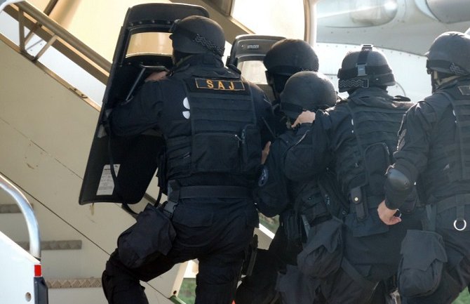 Crna Gora spremna da reaguje i u slučaju otmice aviona (FOTO) (VIDEO)