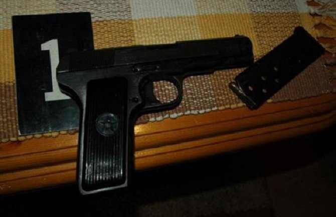 Nikšićaninu oduzeti pištolj i municija