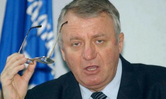 Šešelj u srijedu u podne u Beogradu