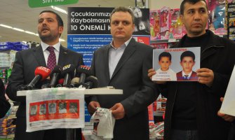 Tri miliona plastičnih kesa s fotografijama nestale djece