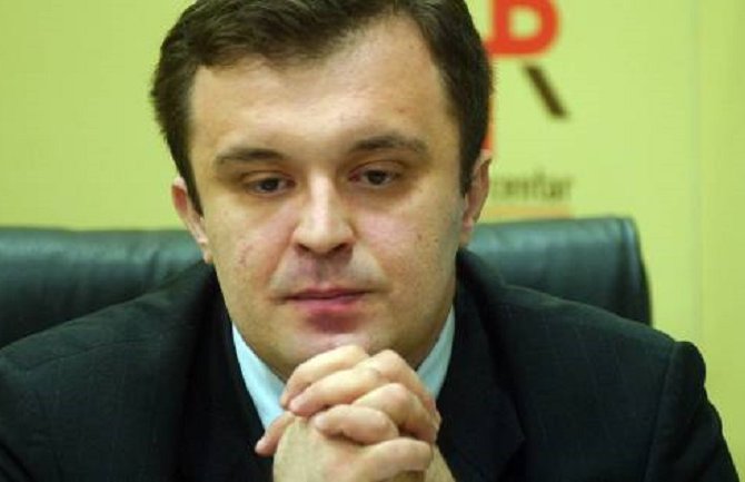 Vujović: Oduzimanje mandata bio bi korak unazad