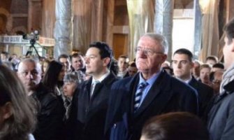 Nikolić i Šešelj na liturgiji patrijarha Kirila i Irineja (VIDEO)