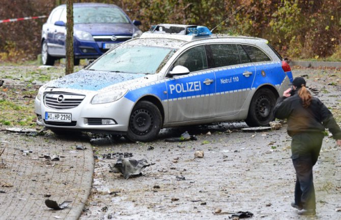 Njemačka: Bombom na automobil političara koji se bori za prava izbjeglica