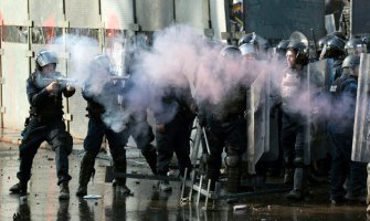 Sukob demonstranata i policije zbog nestalih studenata