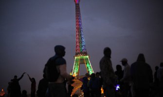 Zabranjeno noćno slikanje ispred Ajfelovog tornja