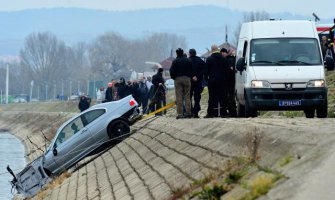 Udavio se pokušavajući da izađe iz gepeka auta koji je sletio u Dunav