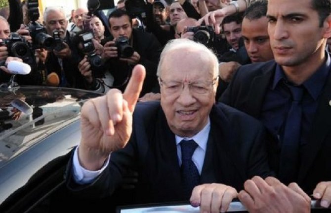 Esebsi tvrdi da vodi, moguć drugi krug