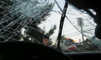 U saobraćajnoj nesreći na Zlatici poginula djevojka