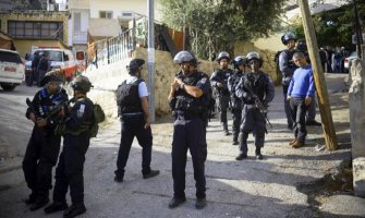 Arapin nožem napao Jevrejina