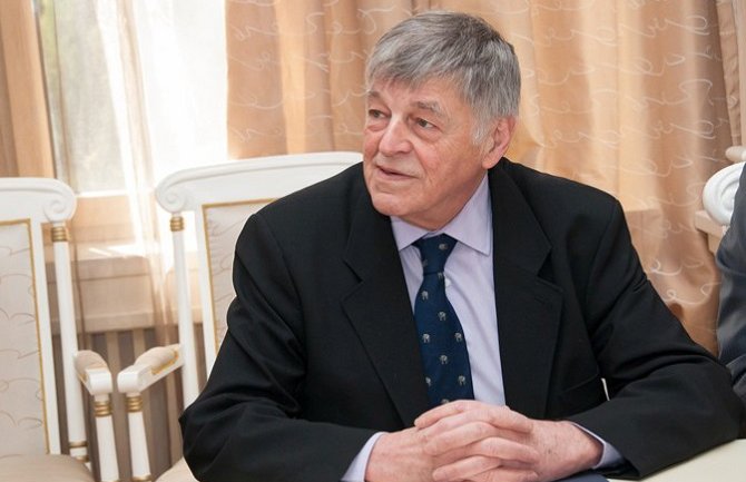 Princu daju 5.000 kvadrata na Cetinju