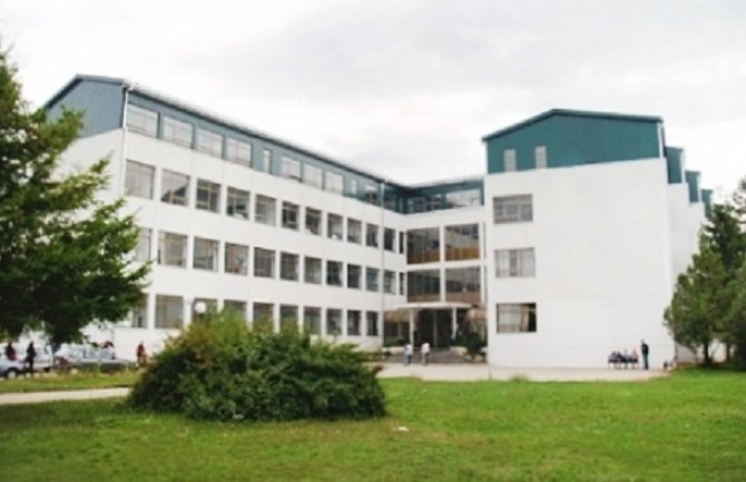 Predstavnici Vlade i  Ministarstvo prosvjete da dođu u Nikšić