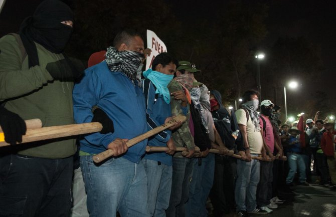 Meksiko: Identifikovan jedan od 43 nestala studenta