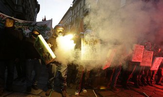 Sukob demonstranata i policije ispred milanske 