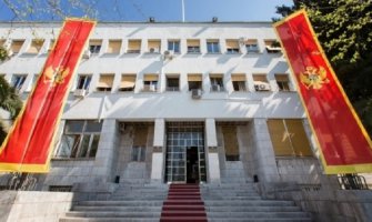 Poslanici doniraju novac za crnogorska porodilišta