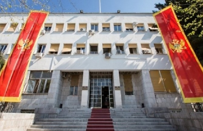 Poslanici doniraju novac za crnogorska porodilišta