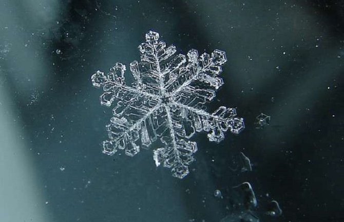 U utorak oblačno sa sunčanim intervalima, na sjeveru povremeno snijeg