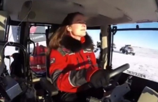 Holanđanka Manon stigla traktorom na Južni pol