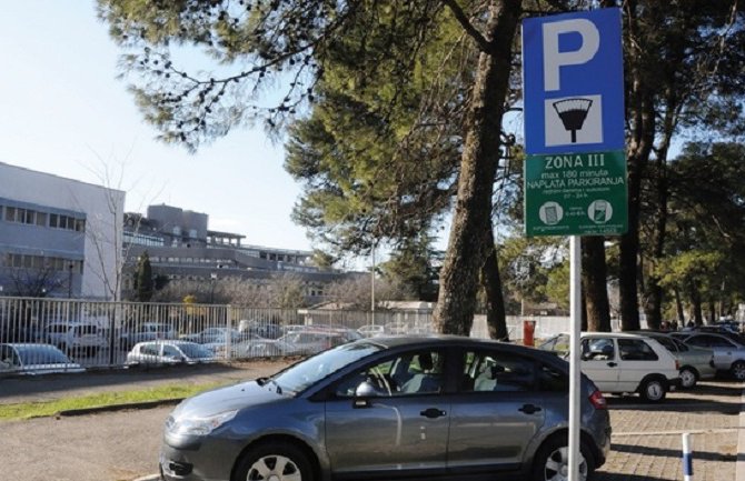 Ko ne plati parking, dobija prekršajnu