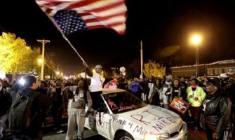 Okland, Kalifornija: Demonstranti pokušali da blokiraju zgradu suda