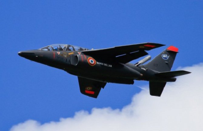 Vojni avion pao na dom za invalide